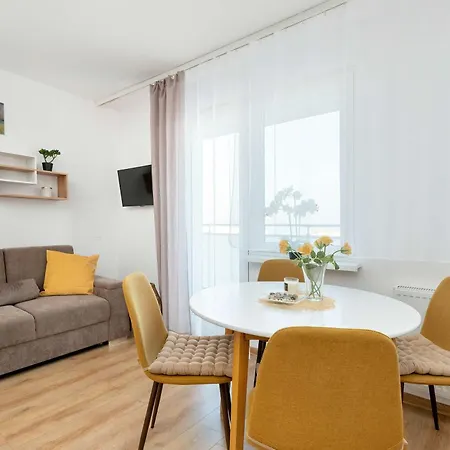 Apartamento Cozy With A View Of The Forest And The Sea In By Renters *