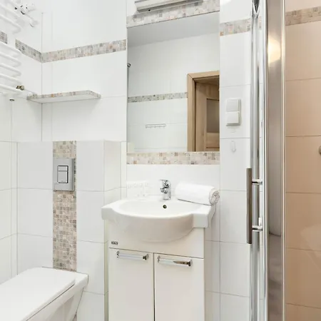 Cozy With A View Of The Forest And The Sea In By Renters Apartmán *