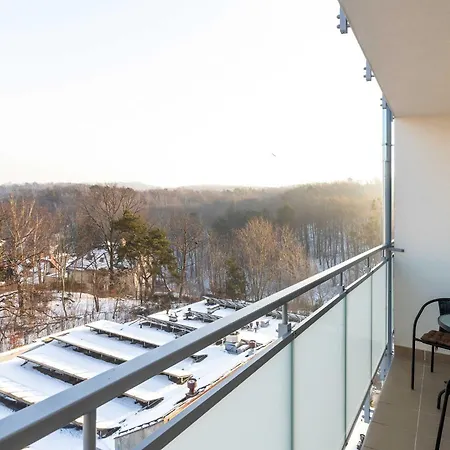 Cozy With A View Of The Forest And The Sea In By Renters Apartmán
