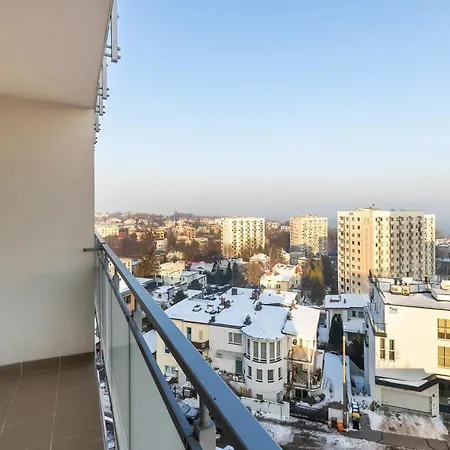 Cozy With A View Of The Forest And The Sea In By Renters Apartmán Gdyně
