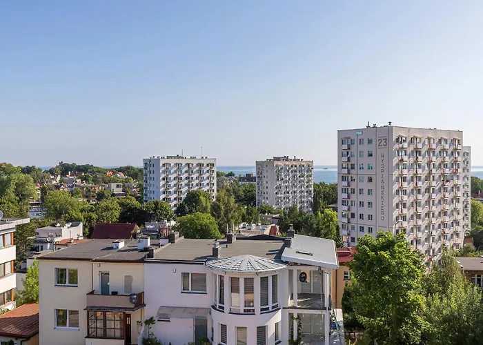 Cozy With A View Of The Forest And The Sea In By Renters Apartment