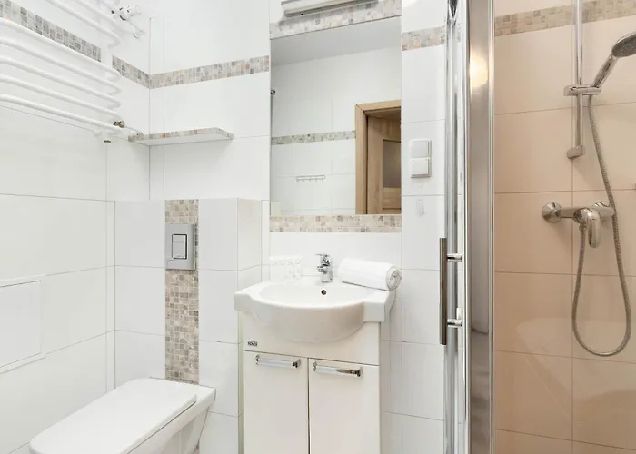 Cozy With A View Of The Forest And The Sea In By Renters Apartment *